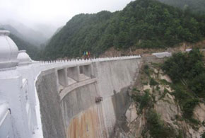 潜江水库大坝堵漏